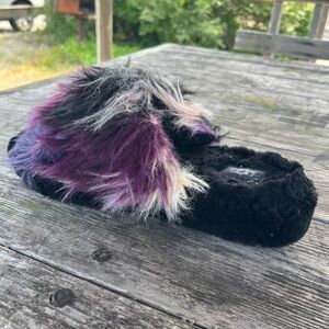 UGG Black and Purple Fuzzy Slippers sz 7.5, great cond